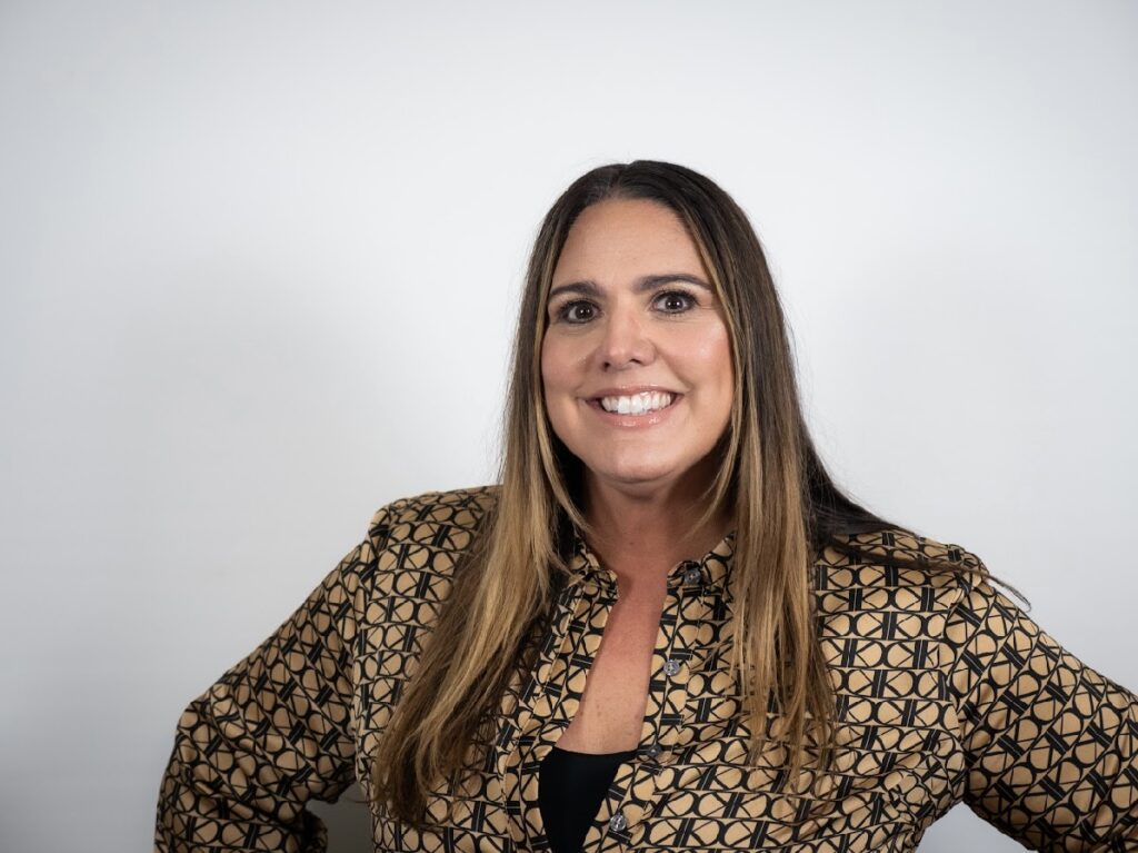 Portrait of Dana Hollingsworth, licensed real estate salesperson for Riverview Landing condominiums in Youngstown NY